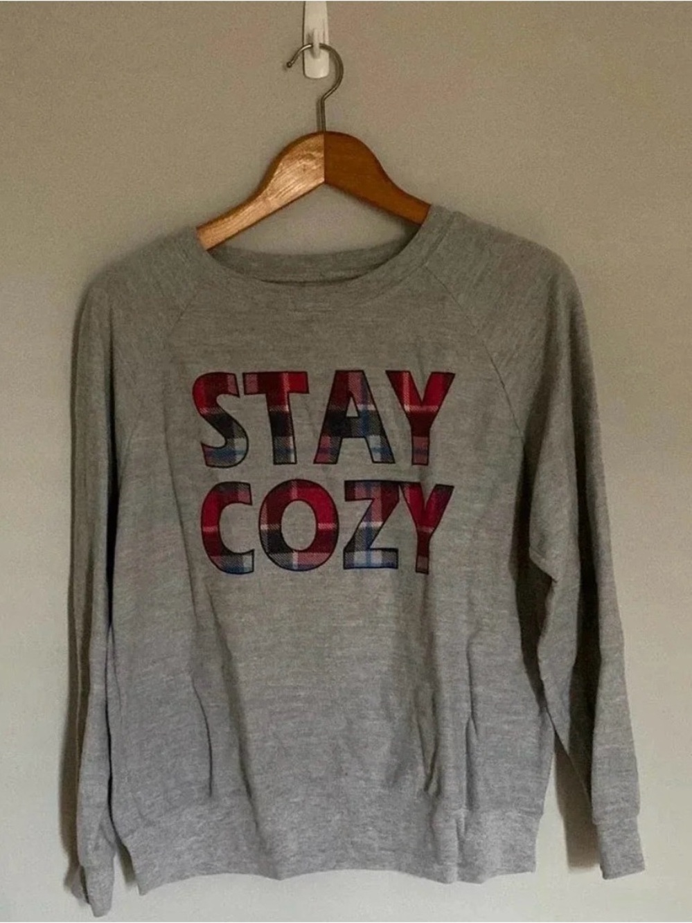 Bobbie Brooks Gray and Plaid Stay Cozy Sleepwear Top Size Large